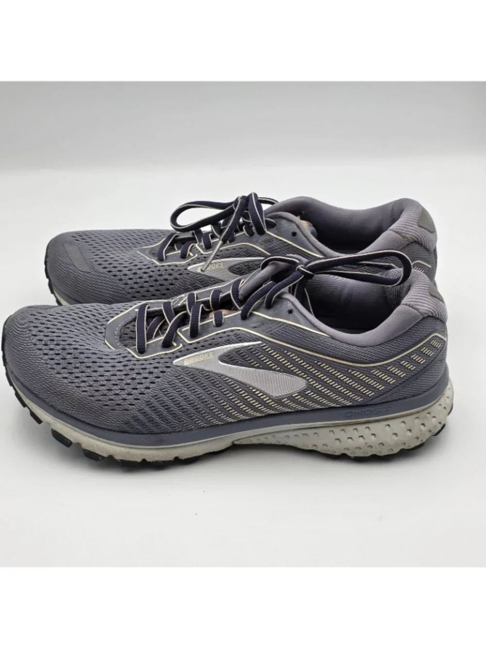 Brooks Ghost 12 Womens 9 Gray Running Shoes Athletic Sneakers 120305